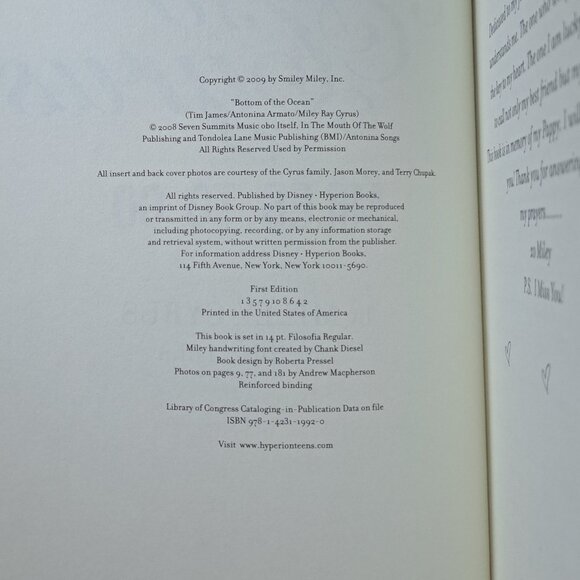 SIGNED Miles to Go by Miley Cyrus USED Book AUTOGRAPHED (Pop Music) PM - Picture 4 of 5